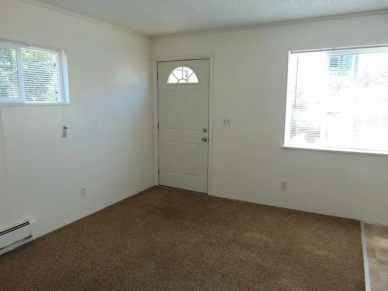 525 Clark St #2 — Photo 6