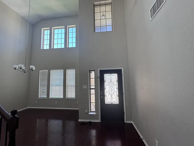 5600 Stockport Dr — Photo 3
