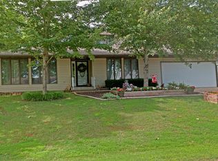 150 Lakeshore Dr, Blue Eye, MO 65611