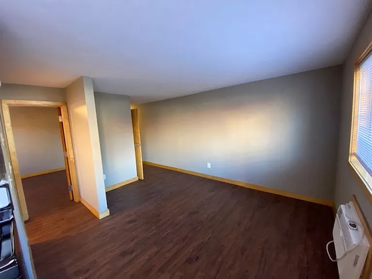 3013 Grand Ave S — Photo 17