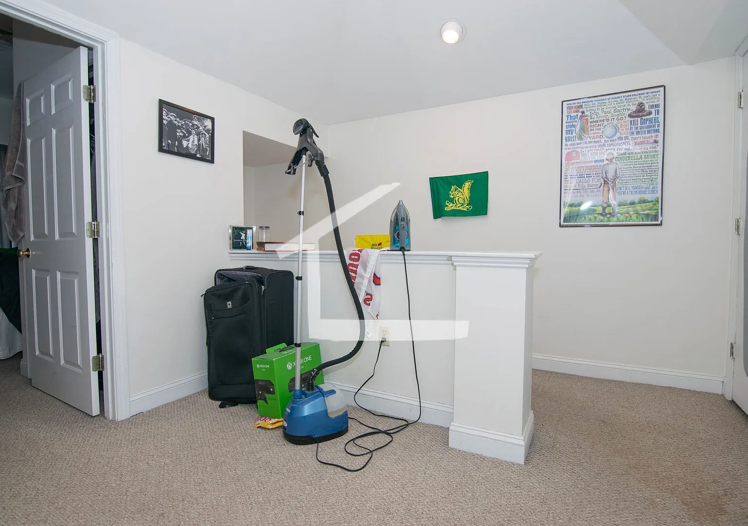 Charming 3 Bedroom-NO Broker Fee — Photo 4