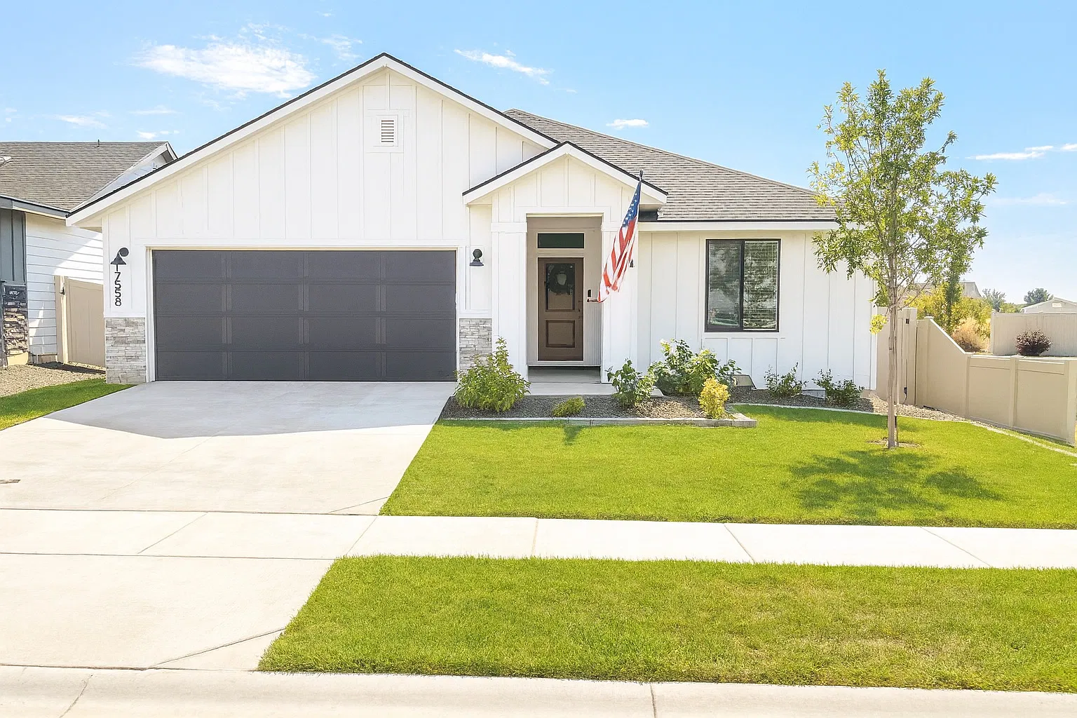 17558 N Window Peak Way — Photo 1