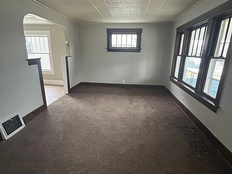 2725 Reed St — Photo 2