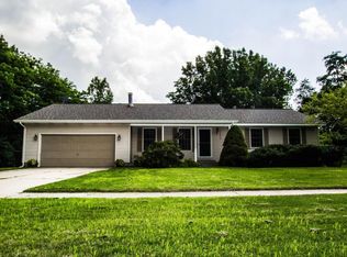 17814 Cherokee Dr, Spring Lake, MI 49456