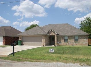 609 NW Elm Ave, Cache, OK 73527