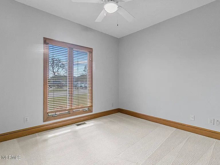 867 Castleberry Ct — Photo 11