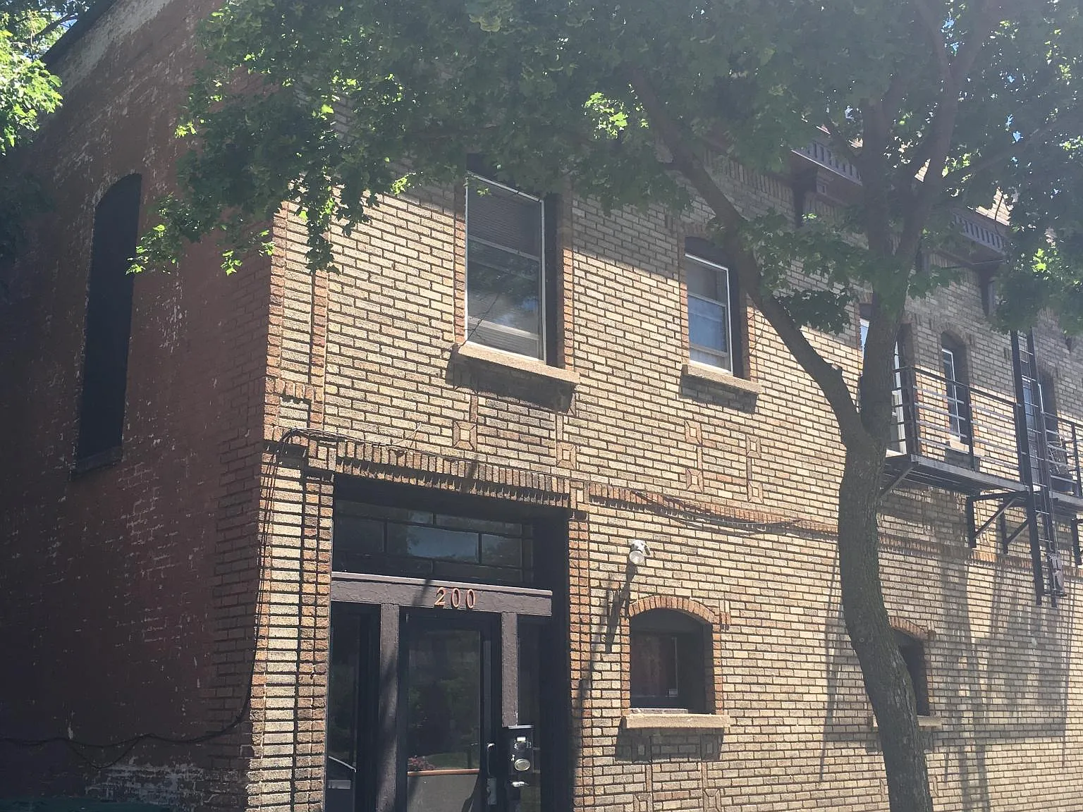 2 bed, 900 sqft, $1,100 — Photo 1