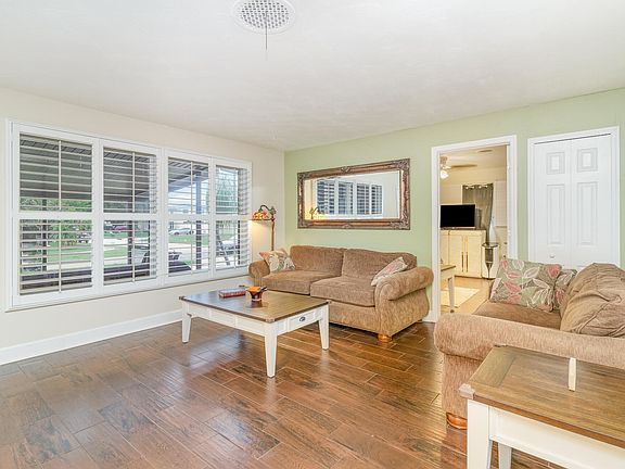 4th image of 803 Ixora Dr