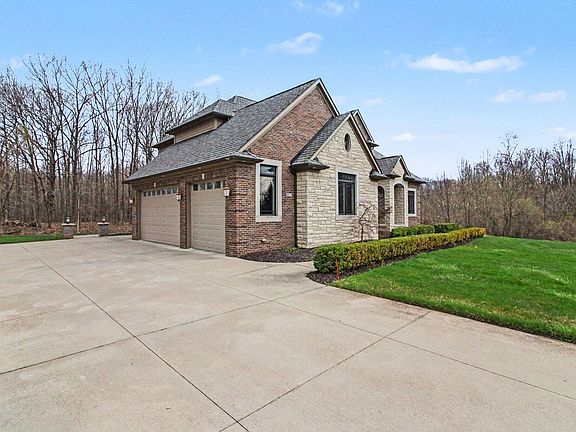 4th image of 50710 Berwick Ct