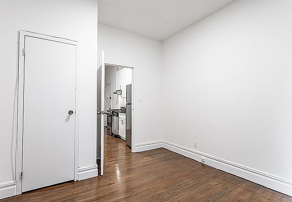 4th image of 545 E 5th St