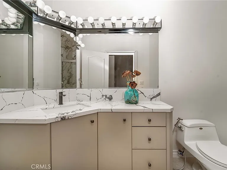 5206 Topeka Dr — Photo 31