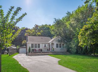 938 King Rd, Burlington, ON L7T 3L3