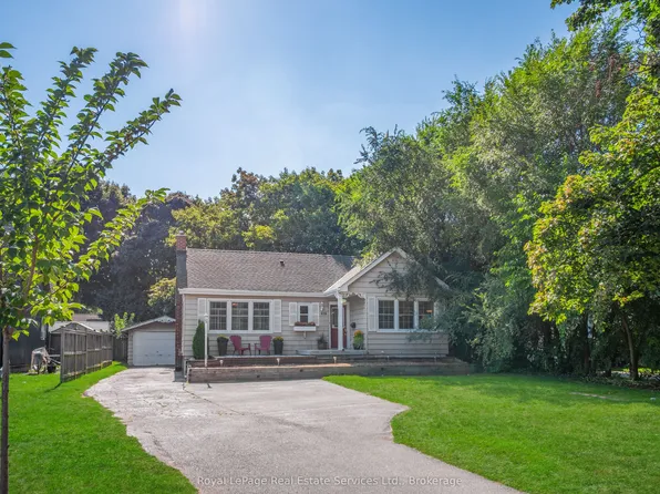 938 King Rd, Burlington, ON L7T 3L3