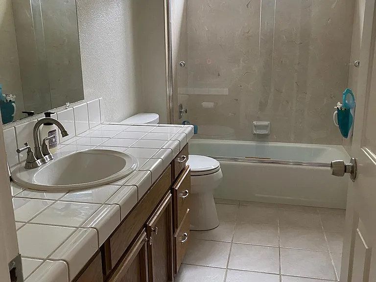1040 Cedar Pl — Photo 7