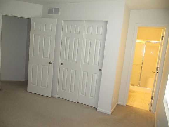5th image of 15839 Blackwalnut St