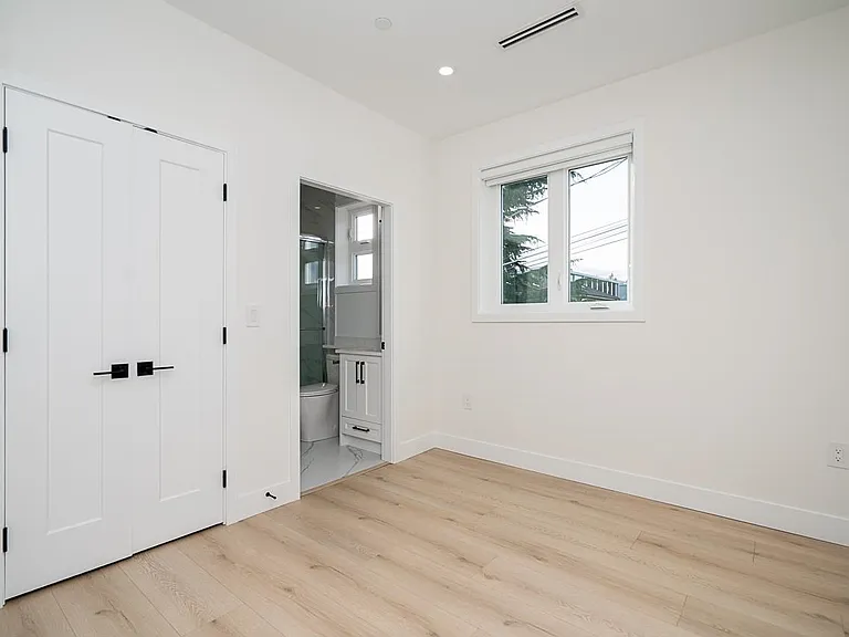 4 W 28th Ave — Photo 17