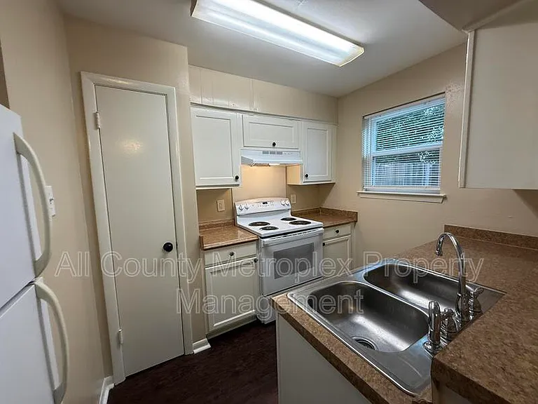 10454 E Northwest Hwy #103 — Photo 5