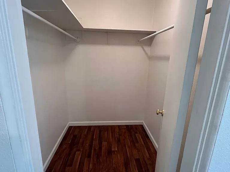 768 W Pine St — Photo 10