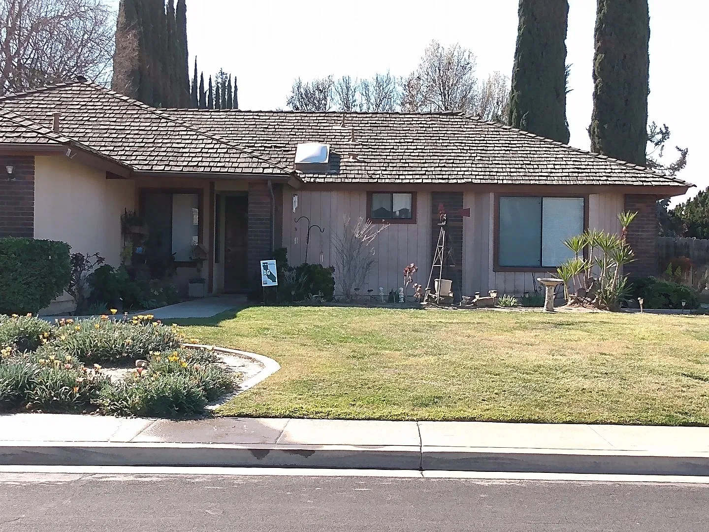 3 BR 2 BA Available Now — Photo 1