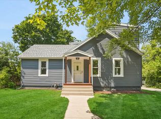 818 Bach St, Northbrook, IL 60062
