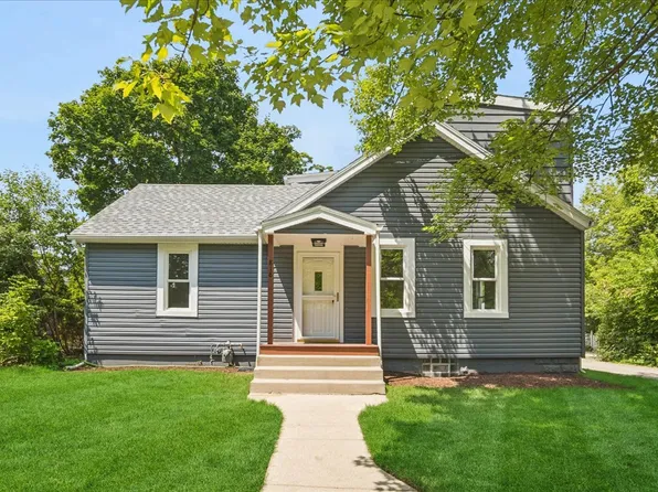 818 Bach St, Northbrook, IL 60062