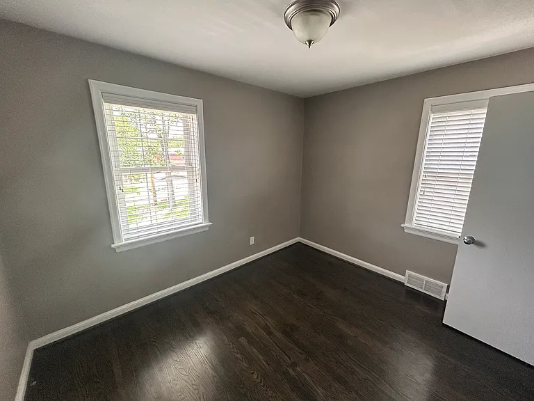 7521 Hoover Ave — Photo 15