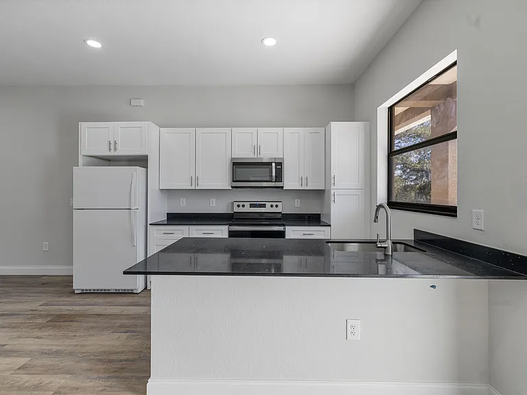 1103 Meadow Rd — Photo 7