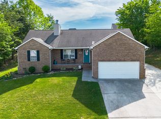 8429 Wade Crest Ln, Powell, TN 37849