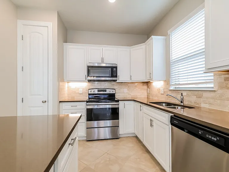 1761 Cayman Cove Cir — Photo 8