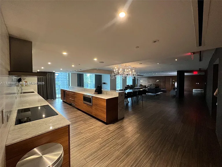 88 SW 7th St #3307 — Photo 16