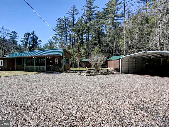 2nd image of 2010 Pine Grove Rd