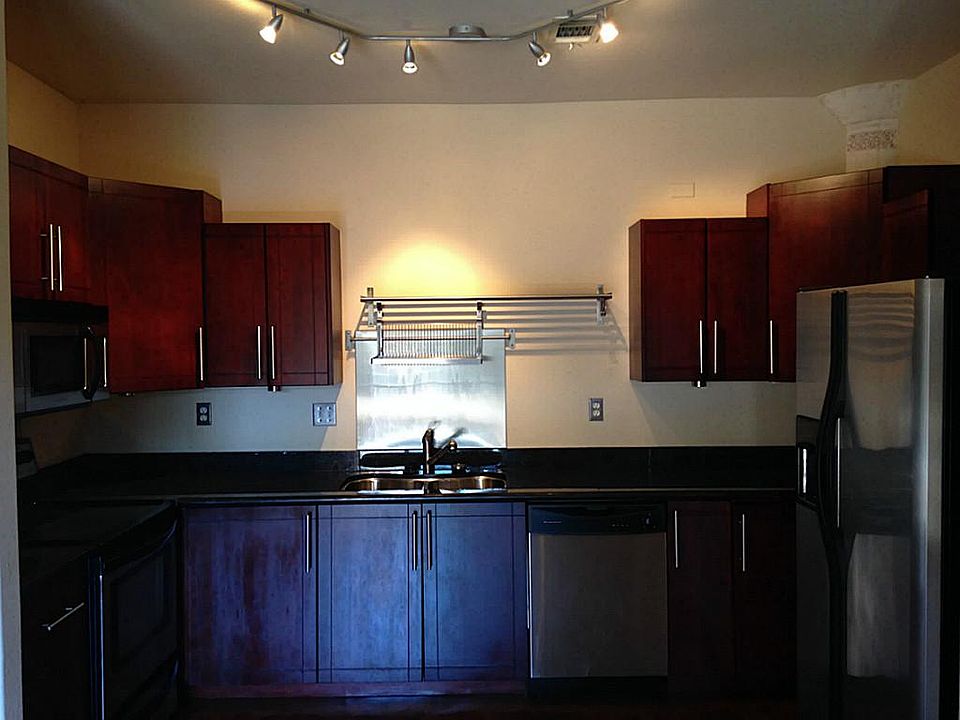 1st image of 2205 McKinney St APT 518