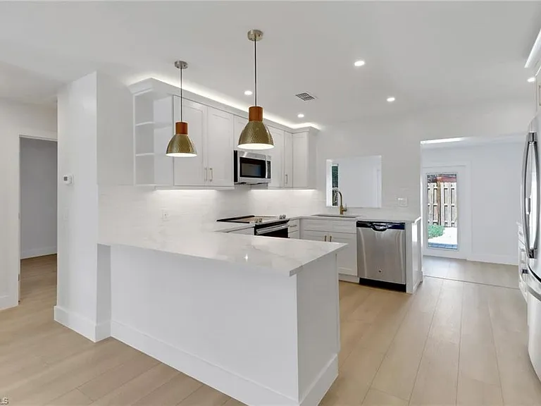 4525 Fluvia Ave — Photo 10