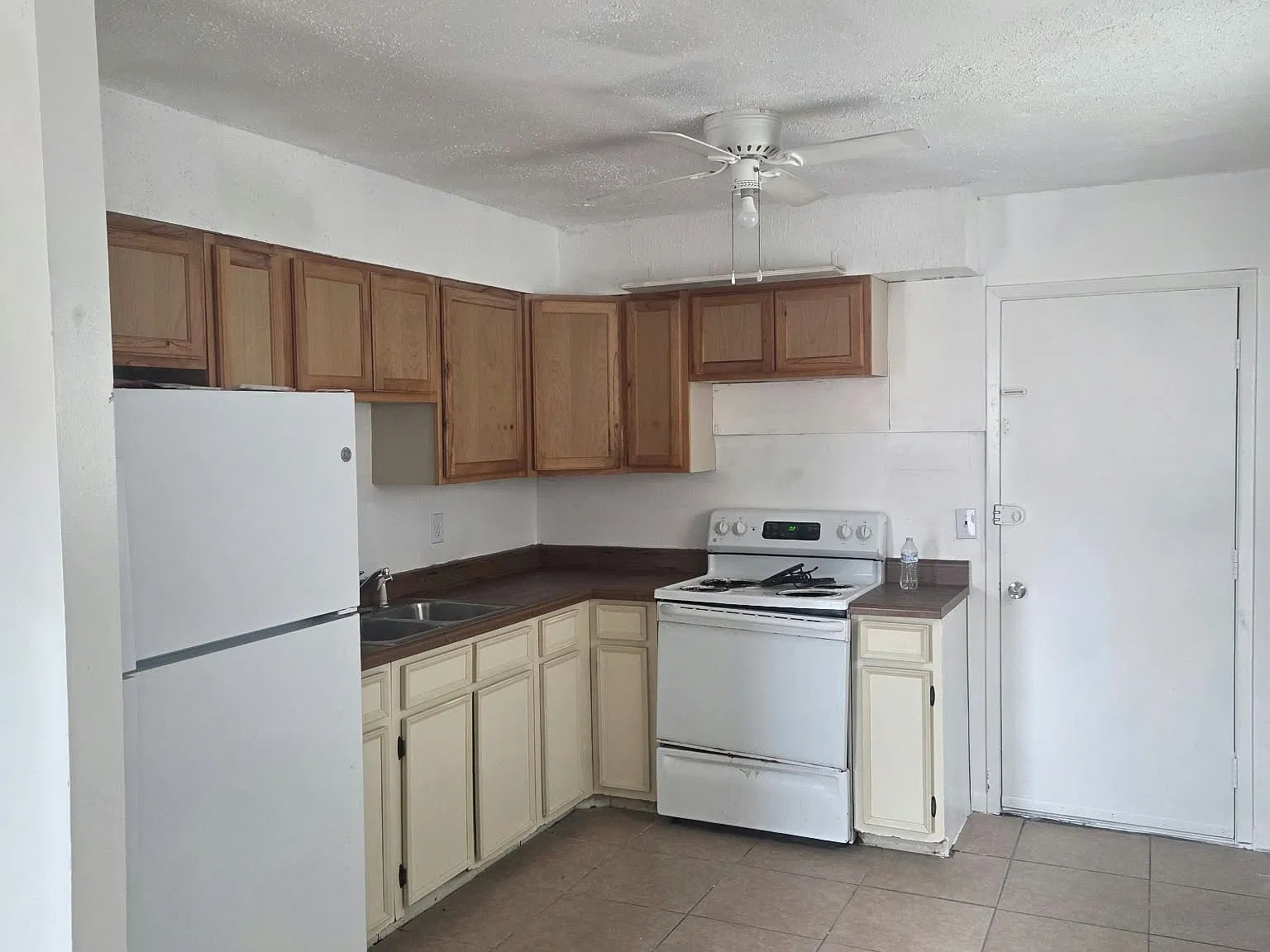2 bed, 1.5 bath, 800 sqft, $1,025 — Photo 4