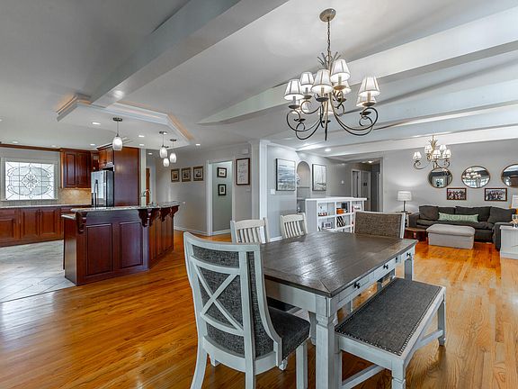 4th image of 13651 Tonja Ln