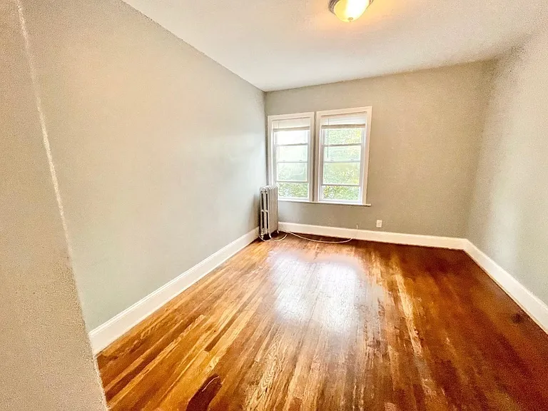 37 Hamilton St #2 — Photo 4