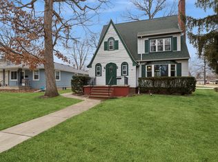 802 Kirkwood Ave, Winthrop Harbor, IL 60096