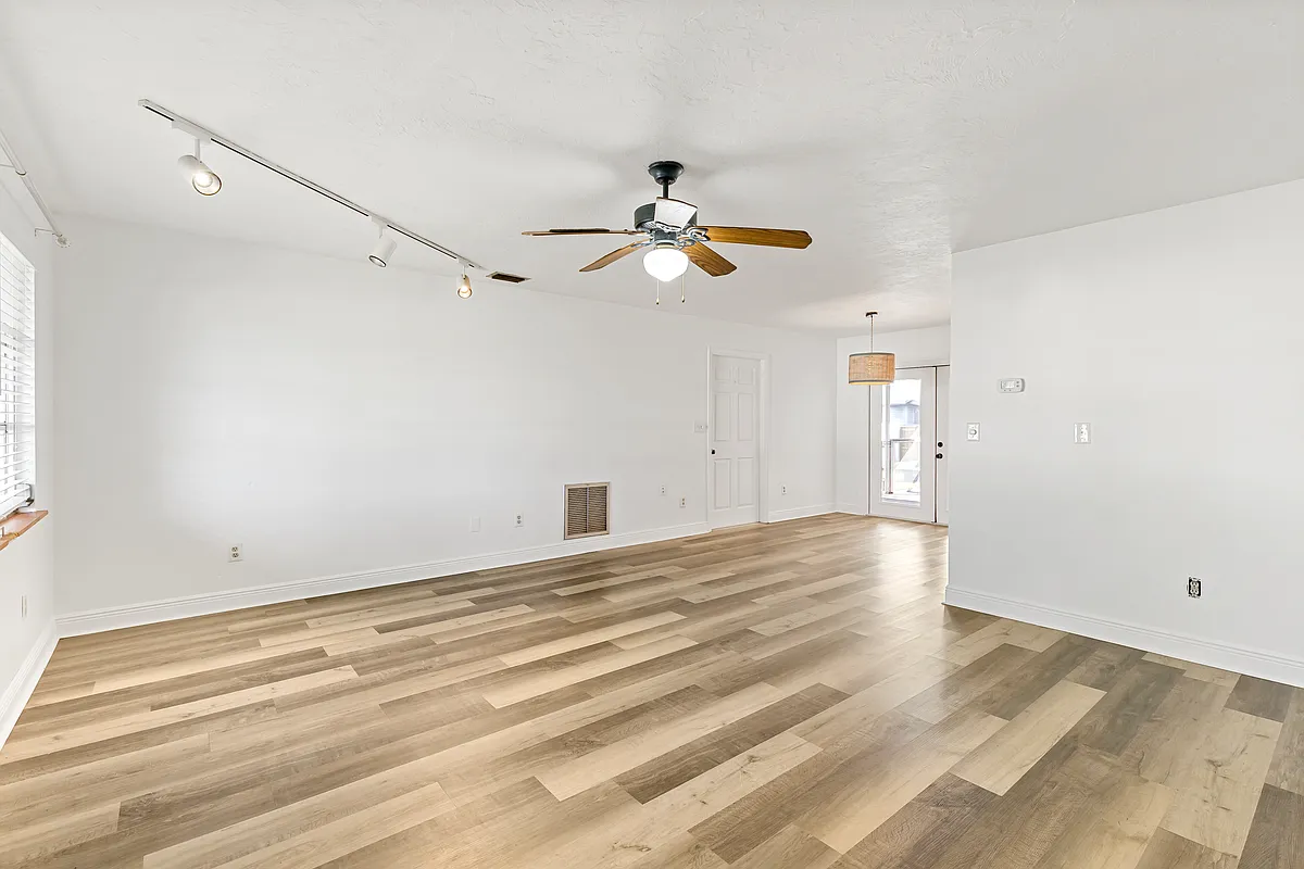 Building Photo - 2214 51st Avenue Dr E