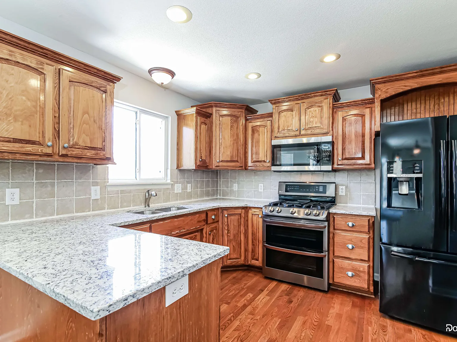 4 bed, 3.5 bath, 2960 sqft, $2,775 — Photo 3
