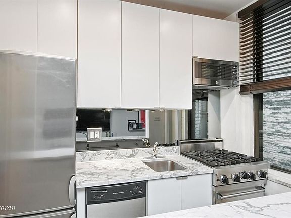 3rd image of 225 W 25th St APT 2A