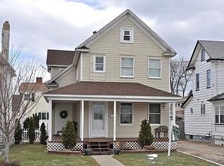 26 Plainfield Ave, East Rockaway, NY 11518