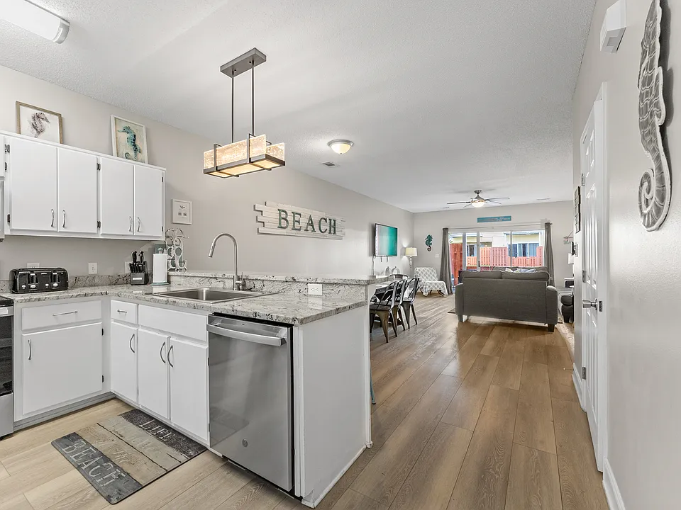450 S Geronimo St #204