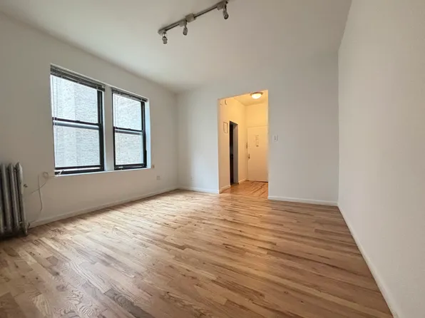 446 Saint John's Place image 1 of 7