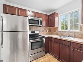 3 Swartswood Rd