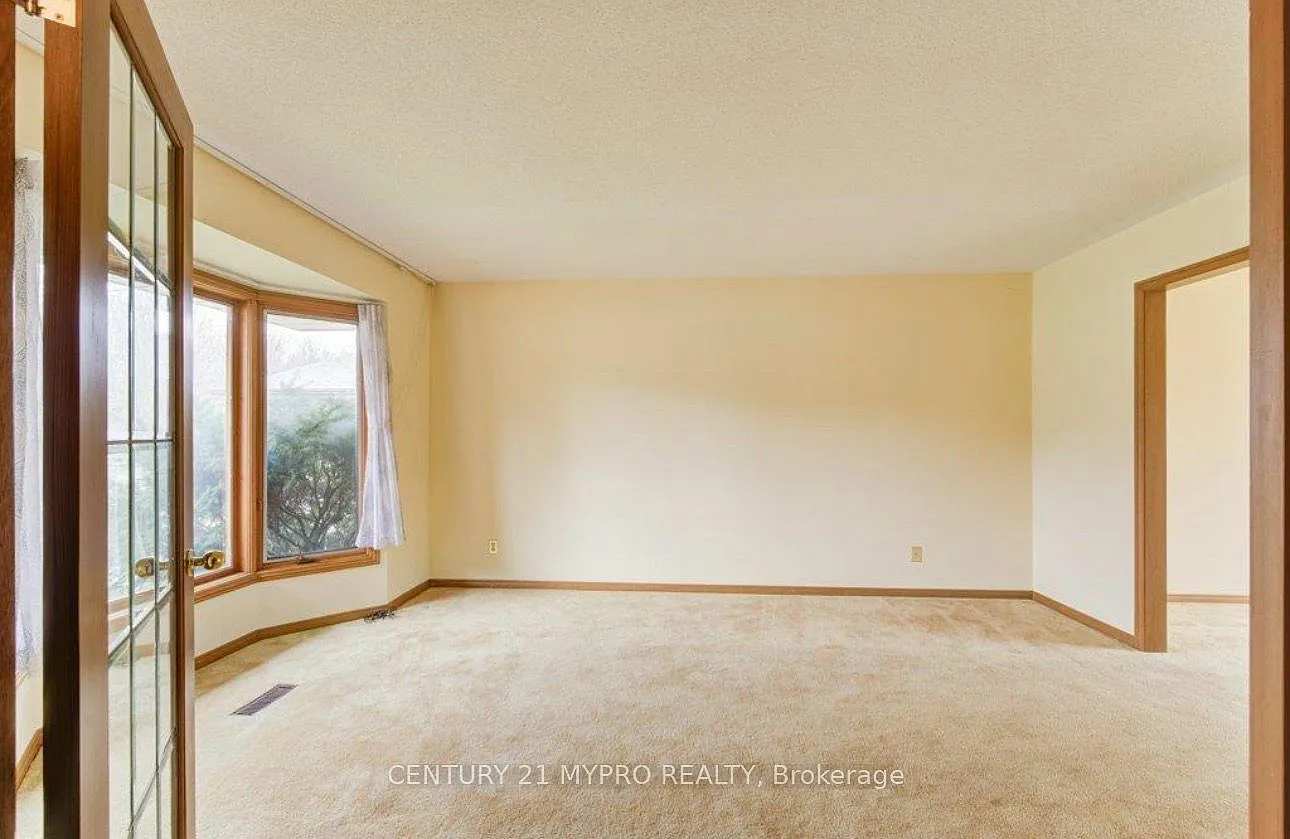 4 bed, $2,950 — Photo 4