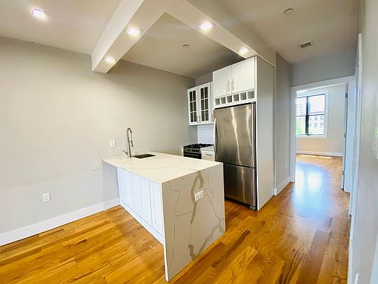 1st image of 66 Somers St #4