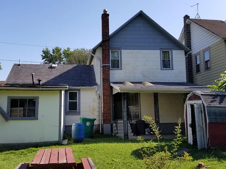1344 Linwood Ave — Photo 9
