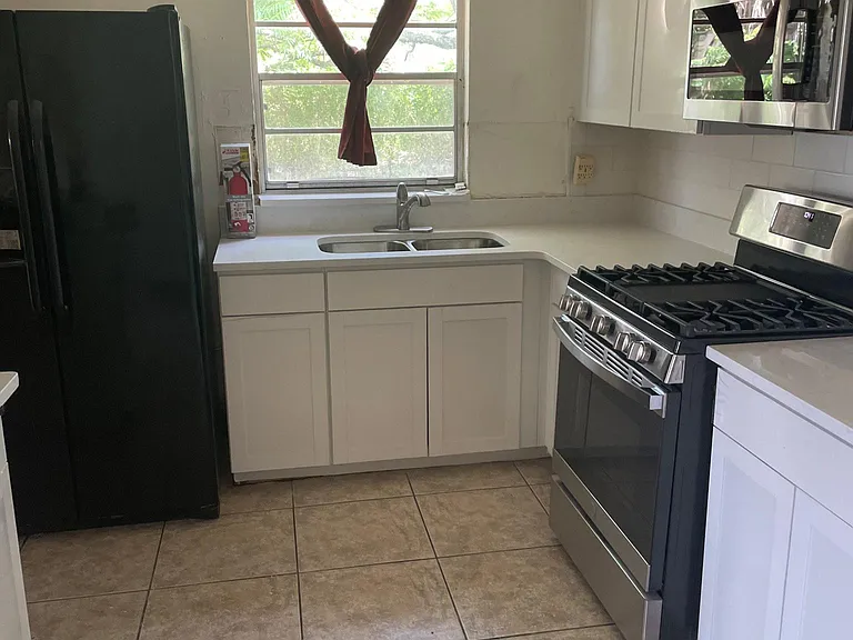 135 Lake Harriet Dr — Photo 15