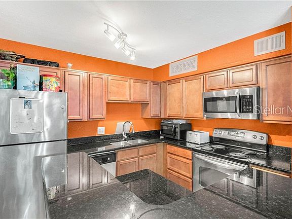 5th image of 320 Forestway Cir Unit 105