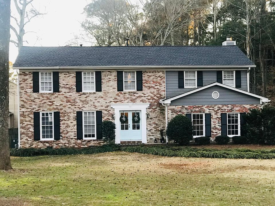Large level front yard